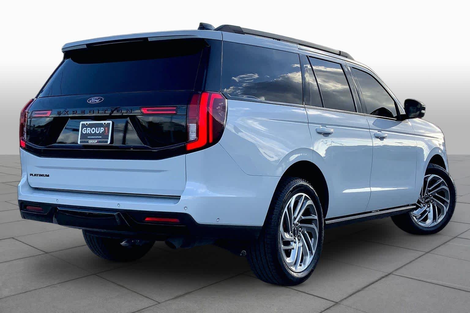 Used 2025 Space Silver Ford Platinum image 13