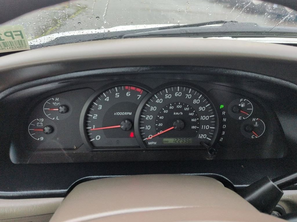 Used 2006 Natural White Toyota SR5 image 14