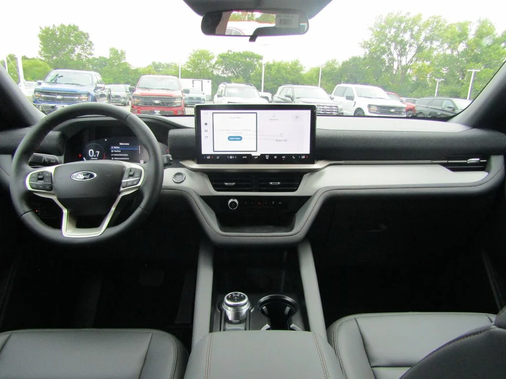 New 2027 Avalanche Gray Ford Active image 4