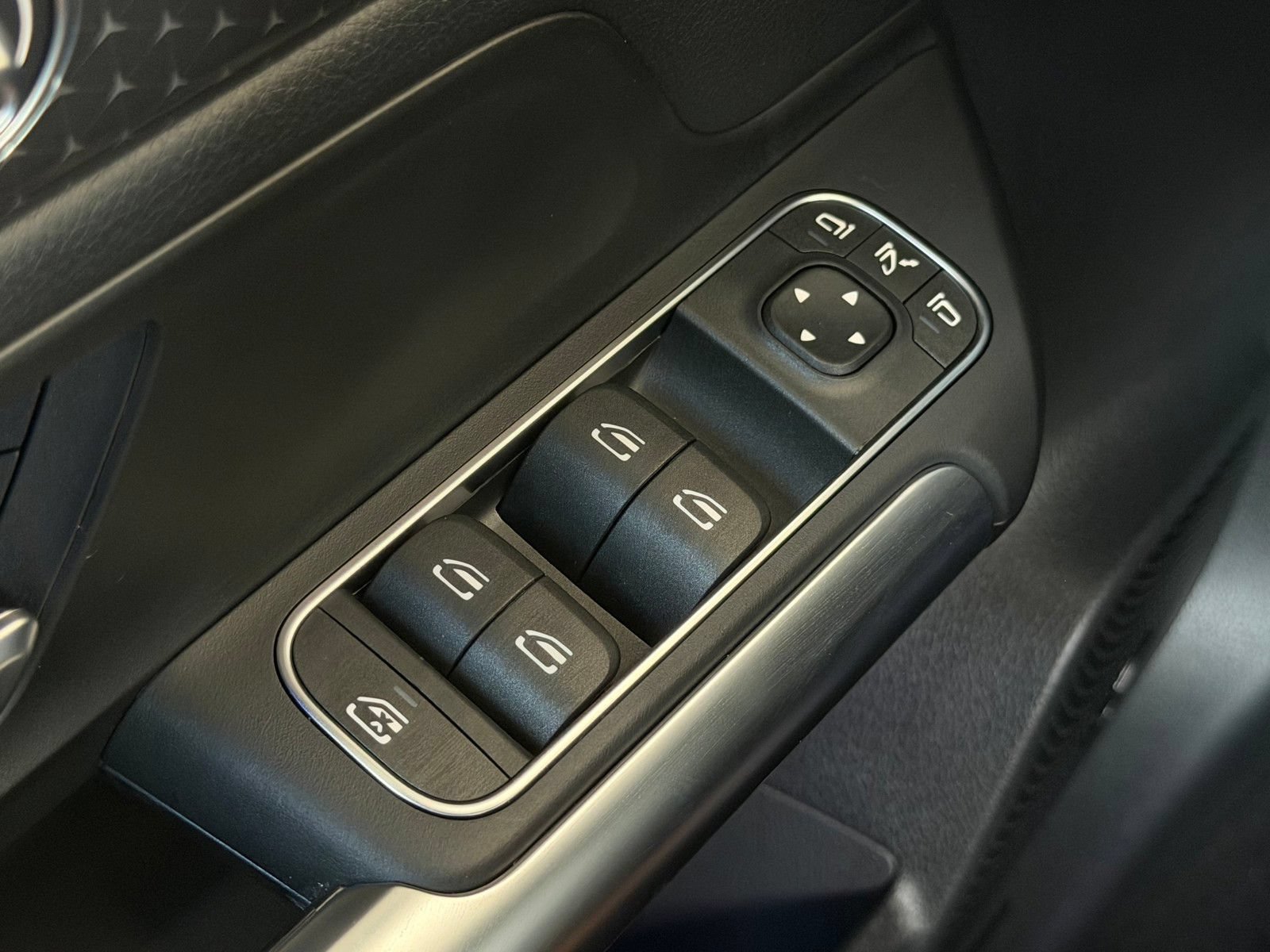 New 2026 Polar White Mercedes-Benz GLA 250 image 40