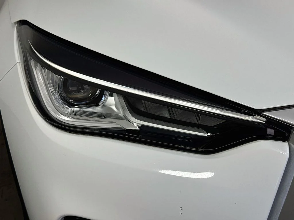 Certified Used 2023 White INFINITI LUXE image 42
