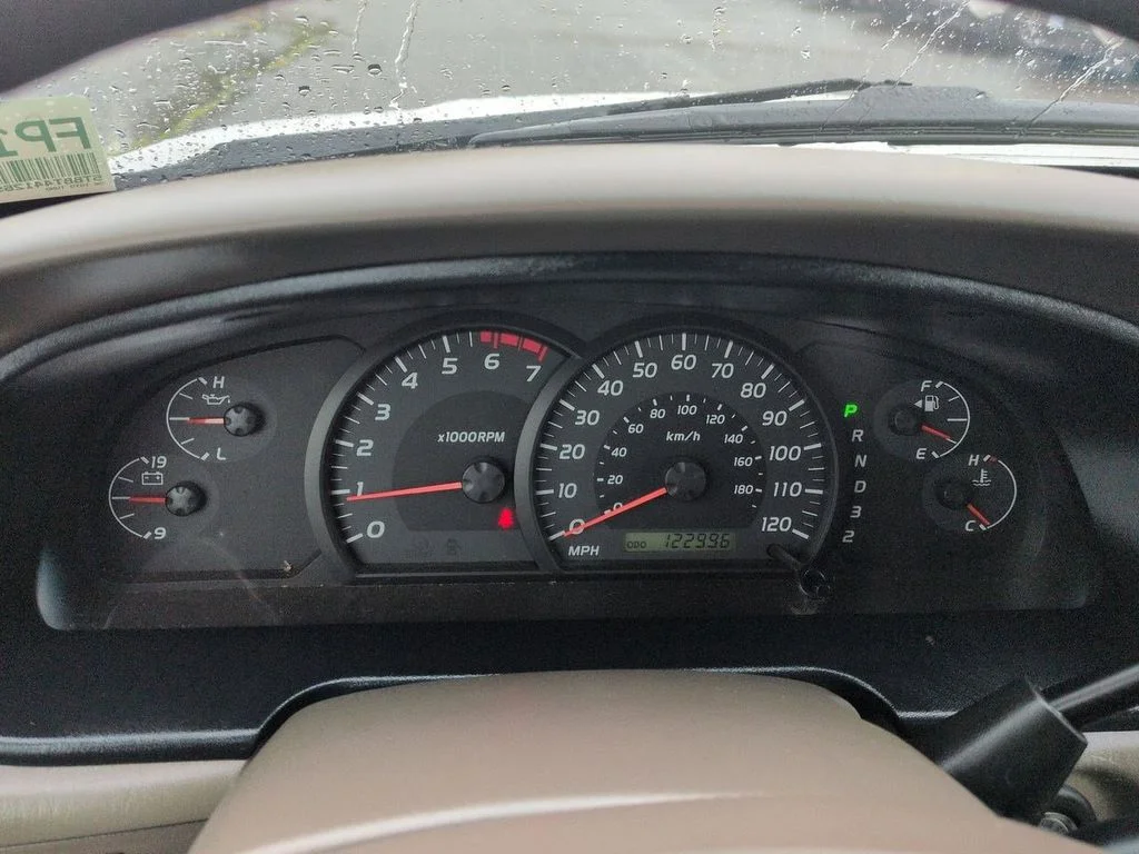 Used 2006 Natural White Toyota SR5 image 14