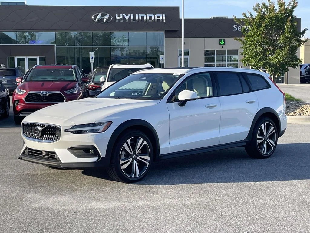 2025 Volvo V60 Cross Country Plus - Photo 24