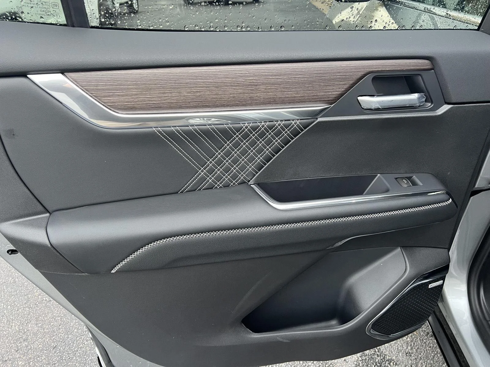 2027 GMC Acadia Denali - Photo 33