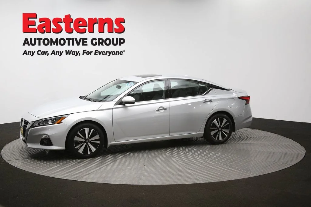 Used 2022 Silver Nissan 2.5 SL image 55