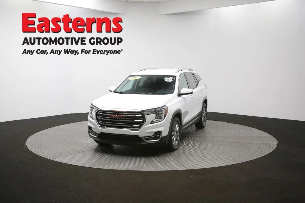 Used 2023 White GMC SLT image 56