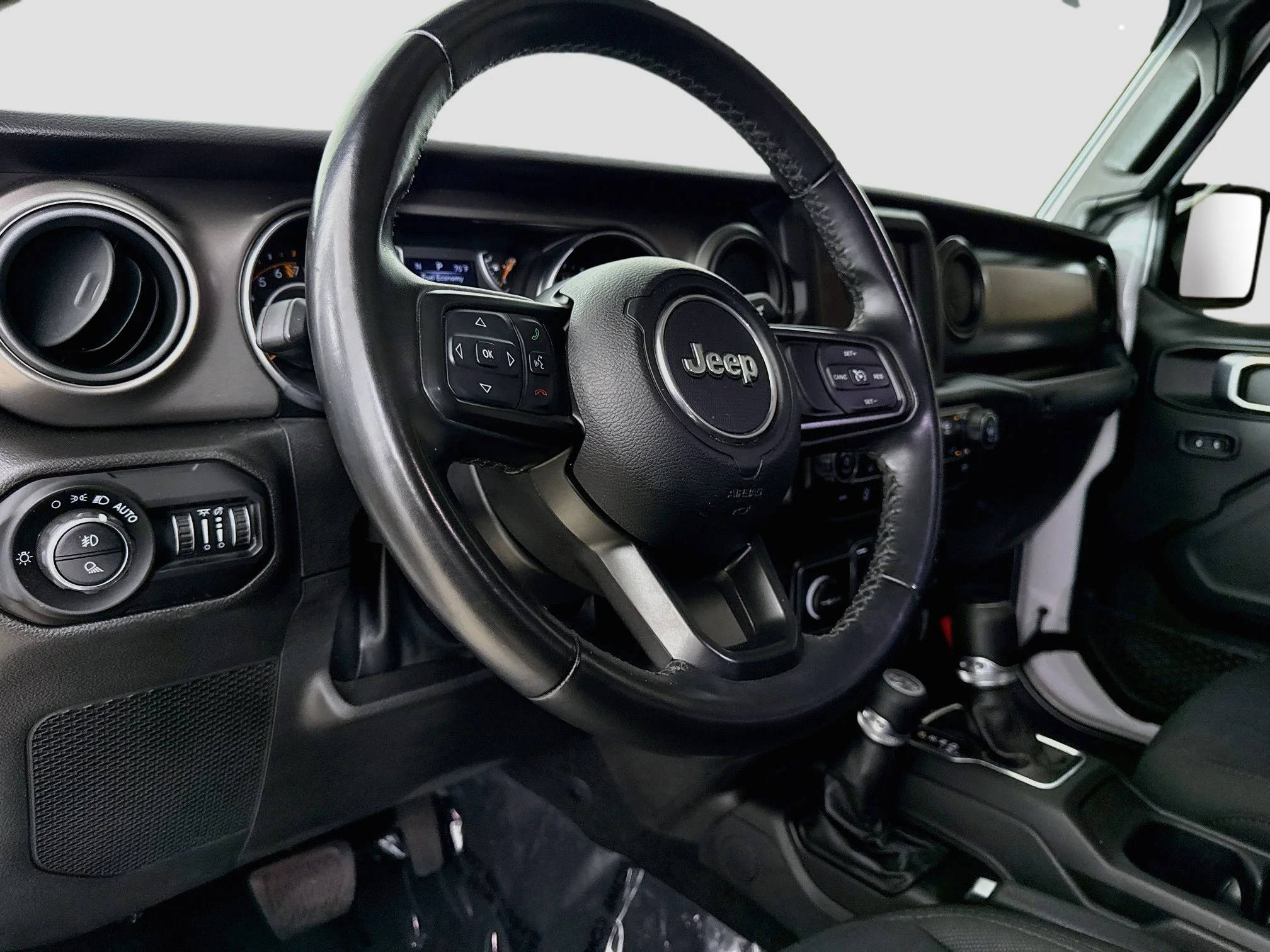 Used 2022  Jeep Sport S image 11