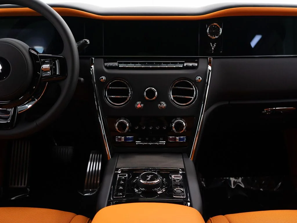 New 2026 English White Rolls-Royce  image 37
