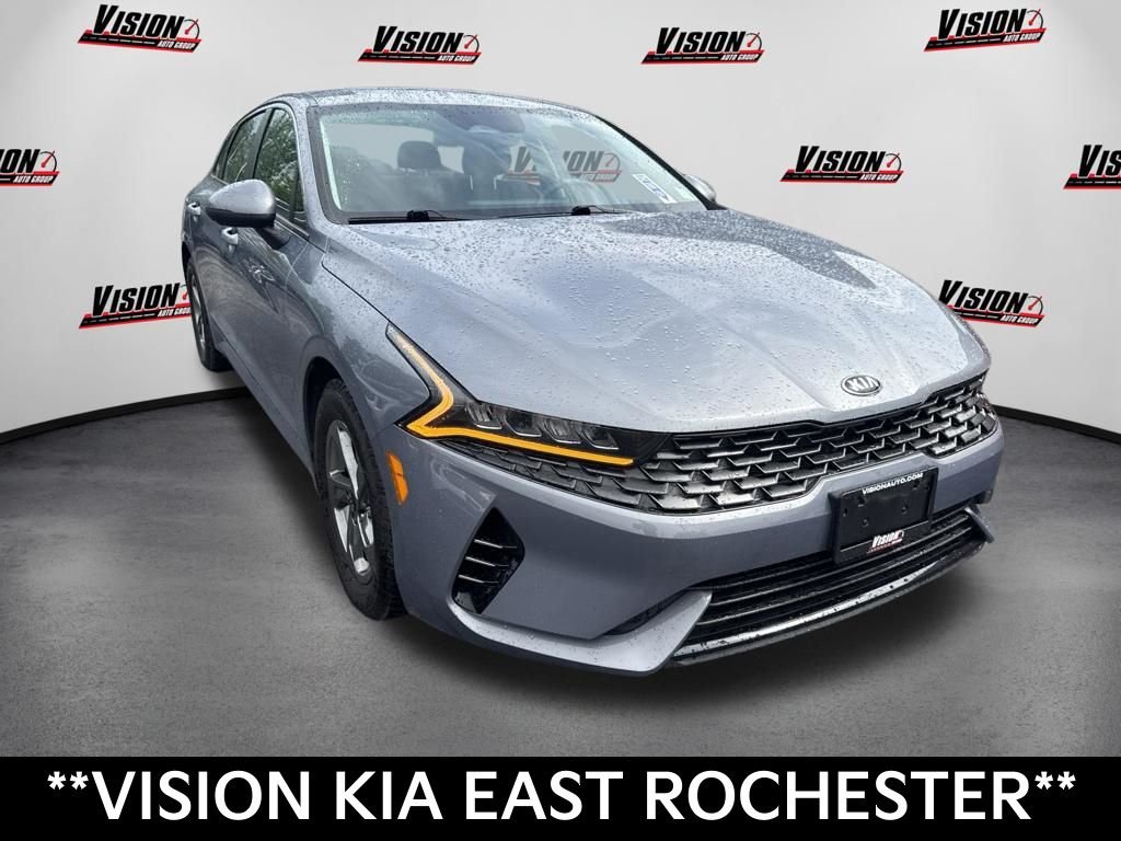 Used 2021 Silver Kia LXS image 3