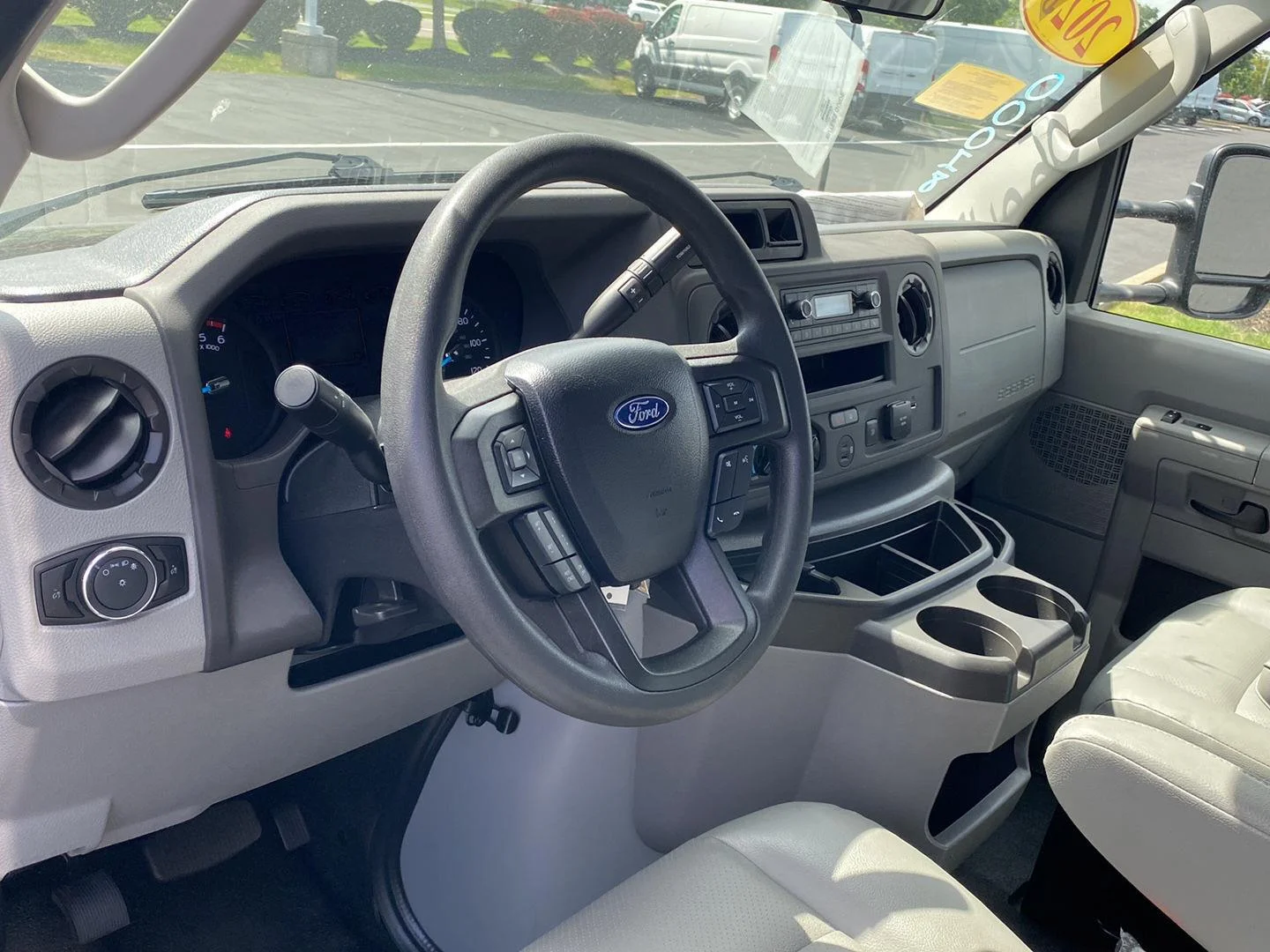 Used 2027 Wh Ford  image 13