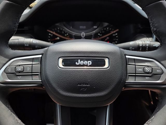 Certified Used 2022 Black Jeep Latitude image 32