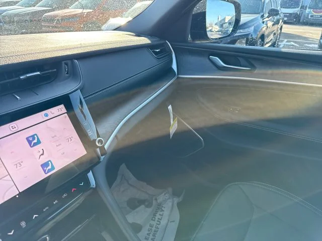New 2026 Baltic Gray Metallic Clear-Coat Exterior Paint Jeep Limited Reserve image 23