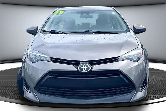 Used 2017 Toyota Corolla LE with VIN 2T1BURHE5HC758404 for sale in Kansas City