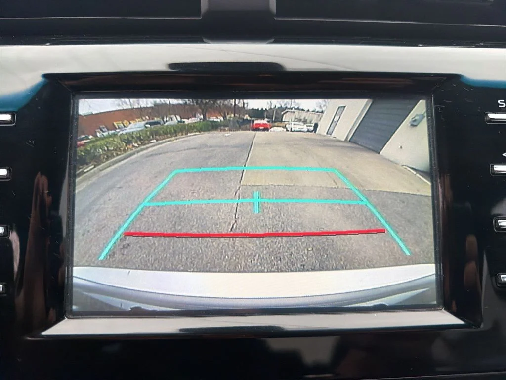Used 2019 Silver Toyota LE image 19