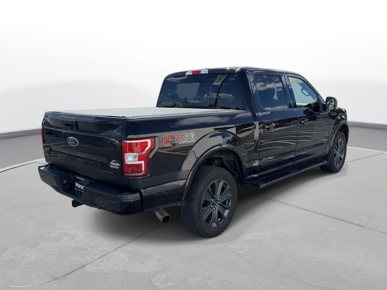 Used 2018 Magma Red Ford XLT image 4