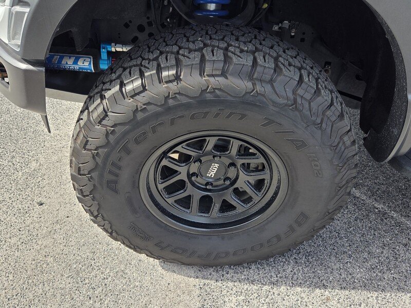 Used 2023 Oxford White FORD RAPTOR 4WD SUPERCREW 5.5