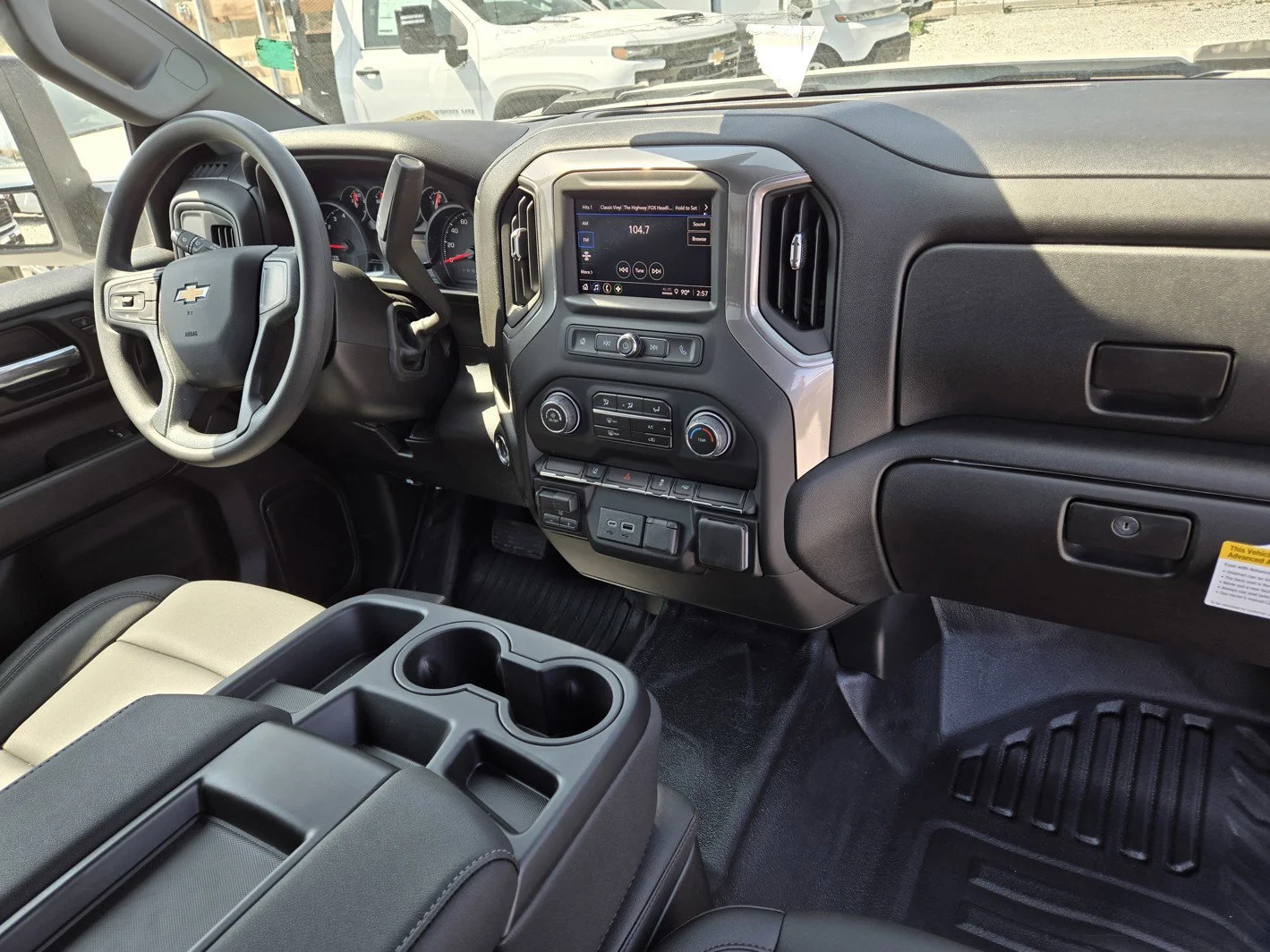 New 2026 Summit White Chevrolet Work Truck image 7