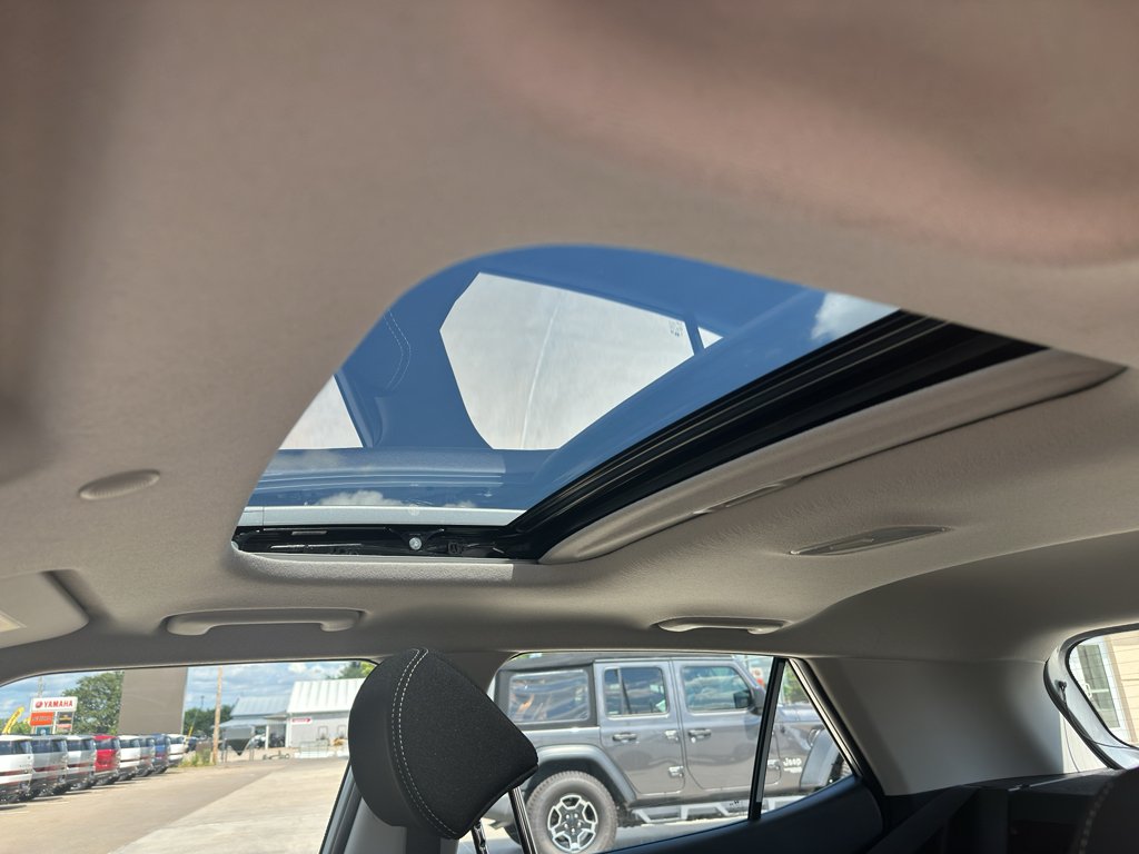New 2026 Shimmering Silver Hyundai SEL image 23