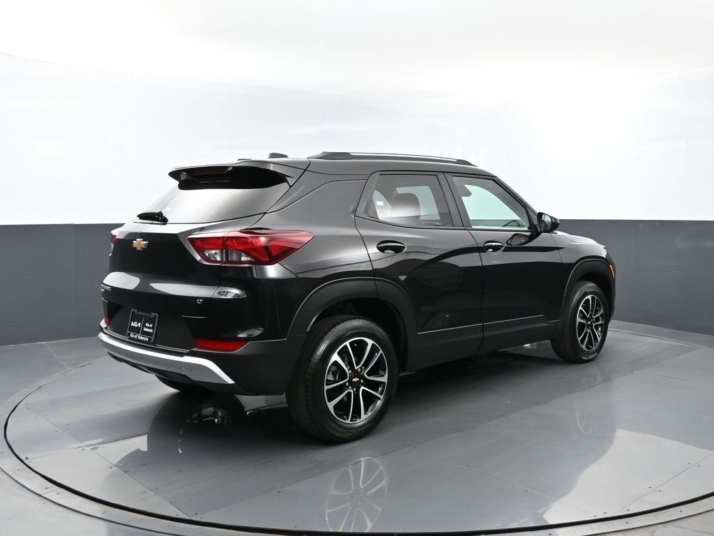 Used 2025 Black Metallic Chevrolet LT image 23