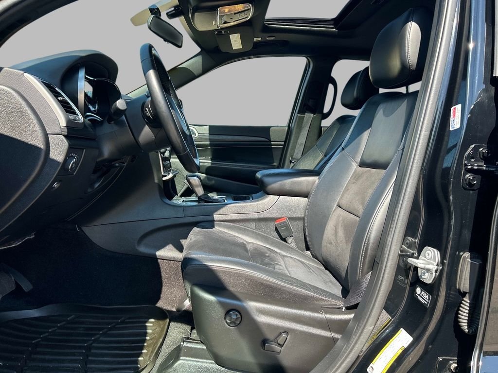 Used 2021 Black Jeep Laredo X image 14