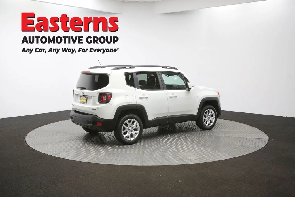 Used 2017 White Jeep Latitude image 40