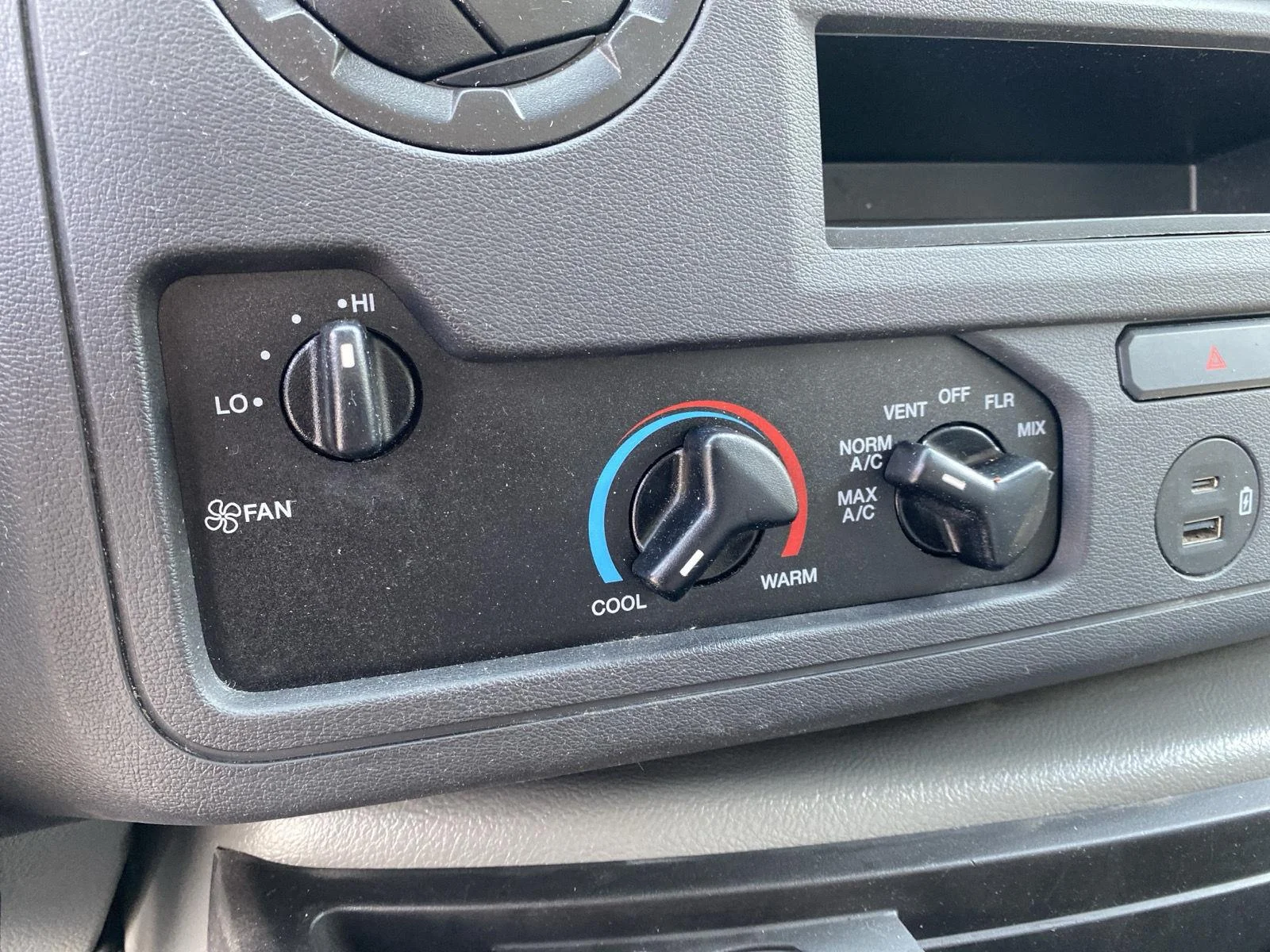 Used 2025 Wh Ford  image 17