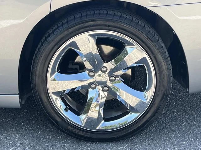 Used 2013 Silver Dodge SXT image 11