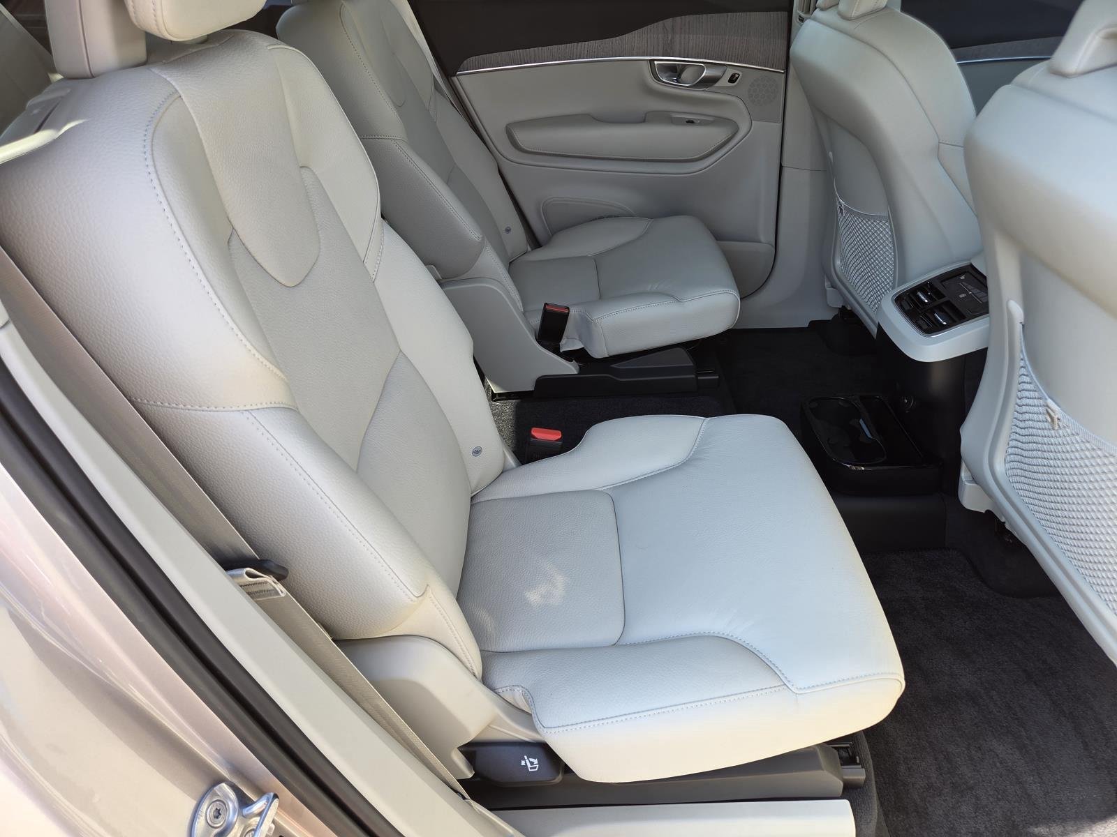 Used 2023 Bright Dusk Metallic Volvo Plus image 39