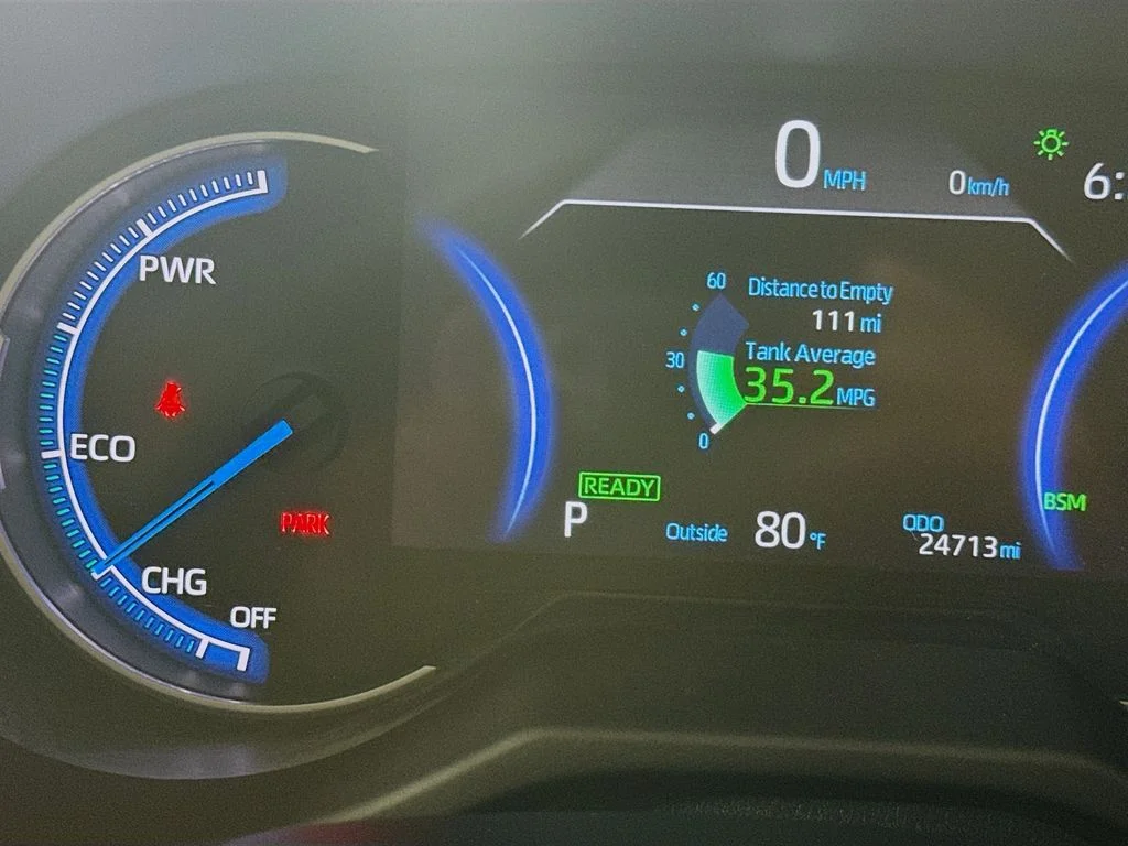 Used 2023 White Toyota XLE image 14