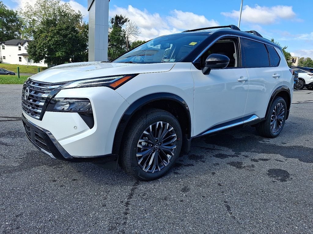 New 2026 Everest White Pearl TriCoat / Super Black Two-tone Nissan Platinum image 2