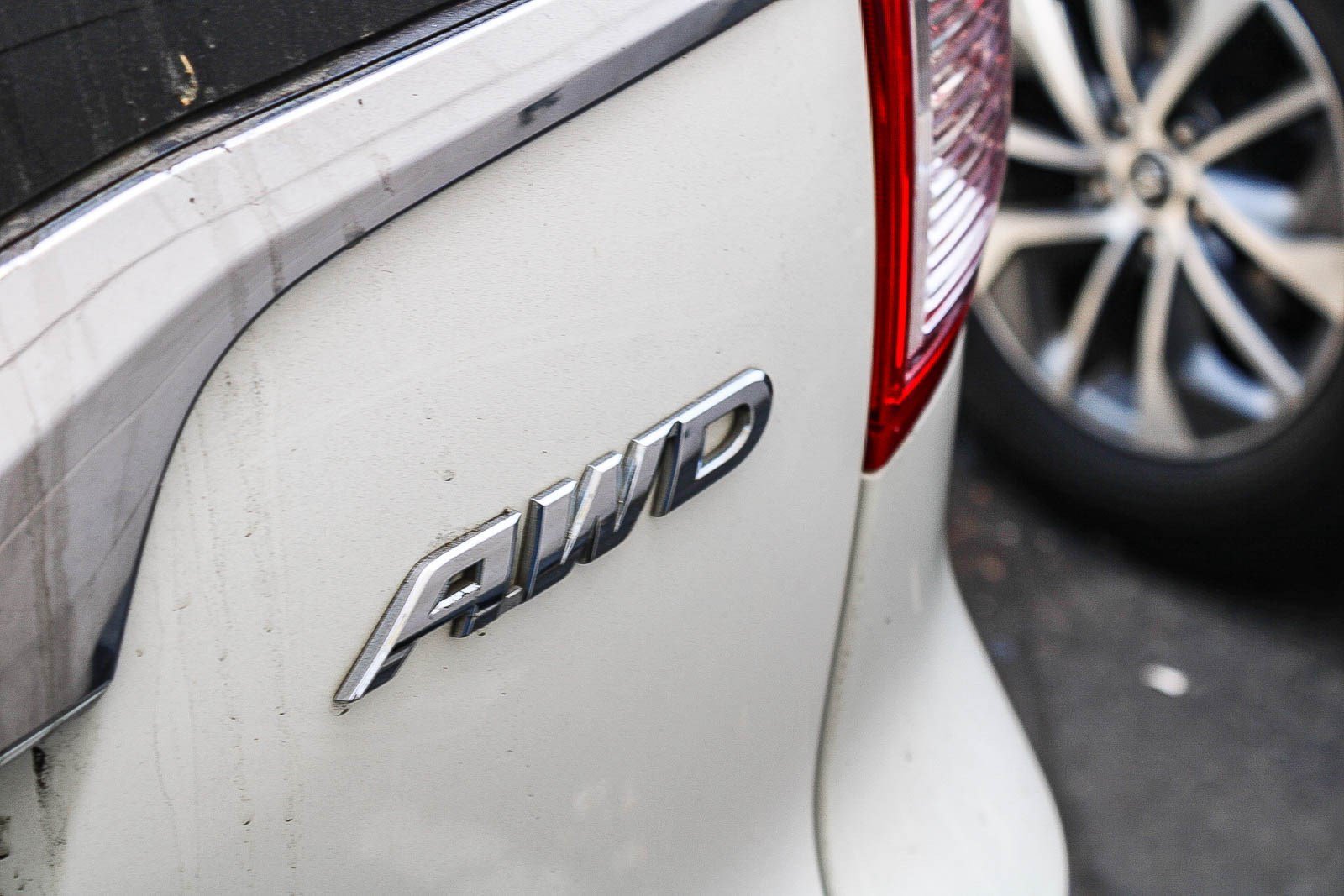 Used 2015 White Diamond Pearl Honda EX-L image 14