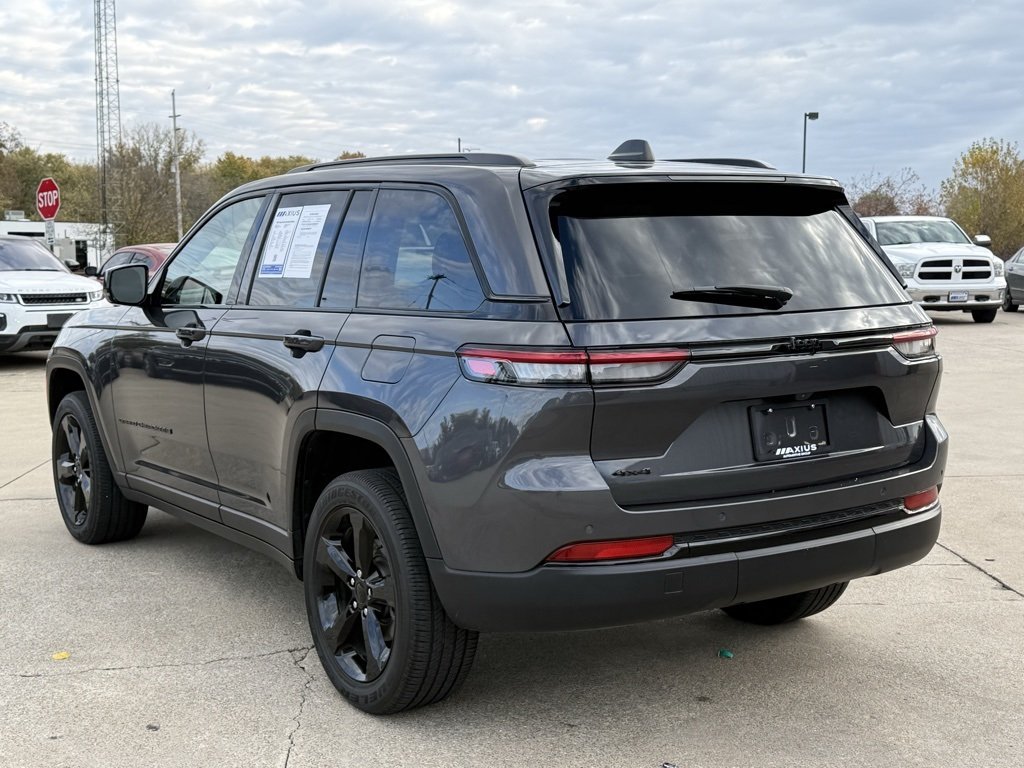 2024 Jeep Grand Cherokee Altitude photo 3