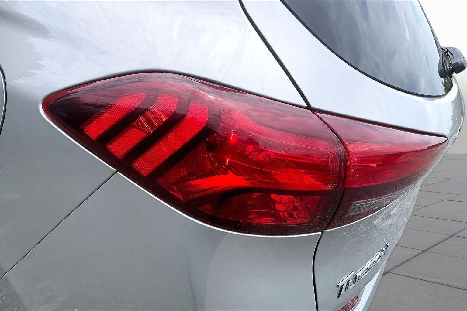 Used 2020 Stellar Silver Hyundai SEL image 29