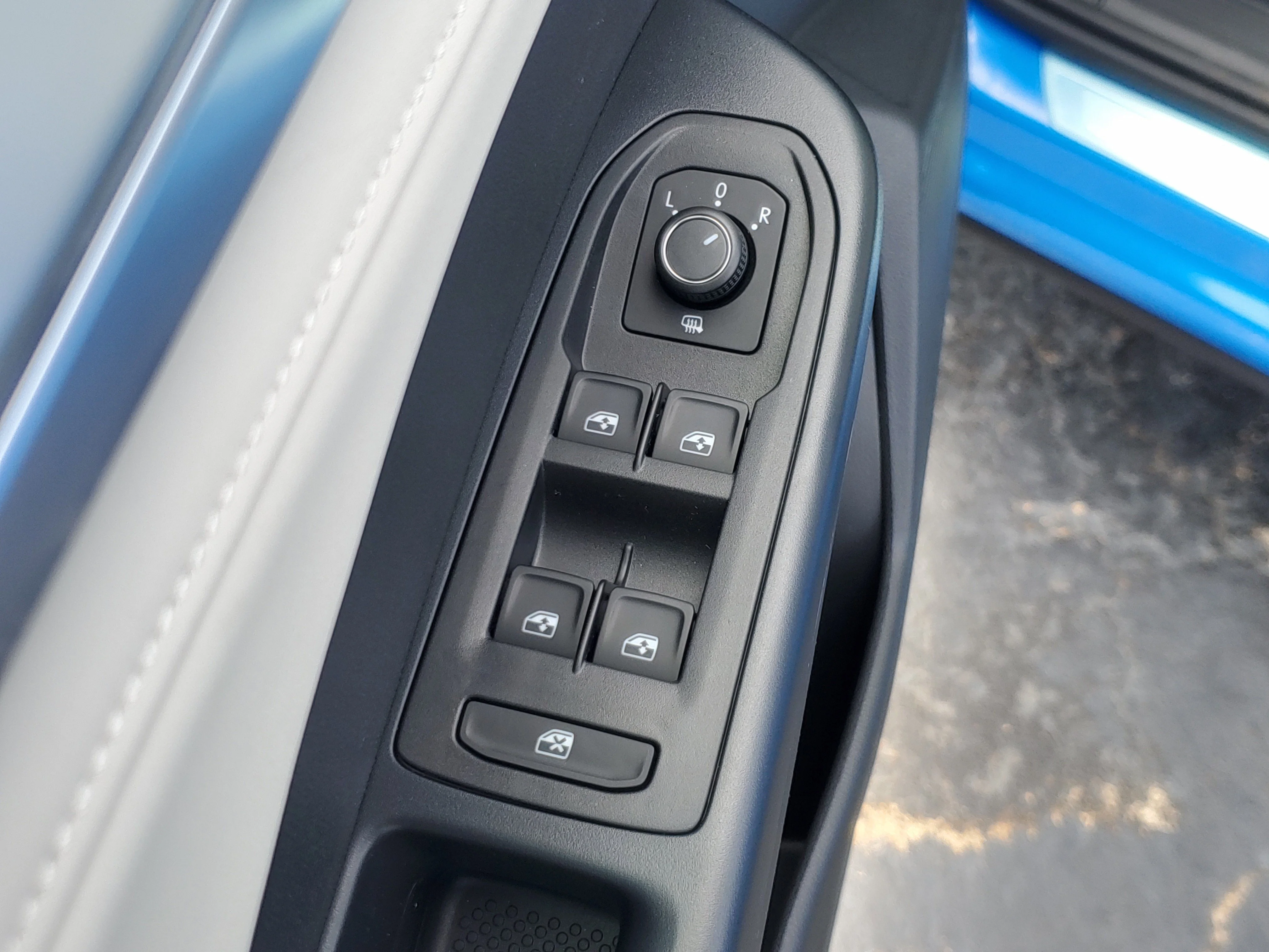 New 2026 Blue Volkswagen SE image 18