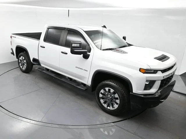 Used 2022 SUMMIT WHITE Chevrolet Custom image 28