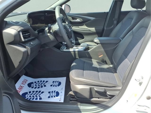 Used 2026 Summit White Buick Preferred image 17