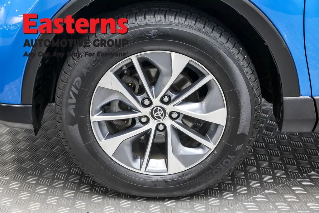 Used 2017 Blue Toyota XLE image 30