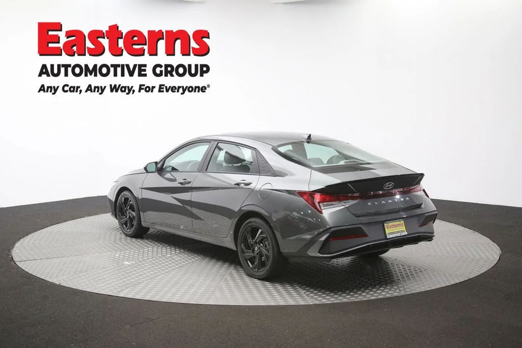 Used 2026 Gray Hyundai SEL Sport image 64