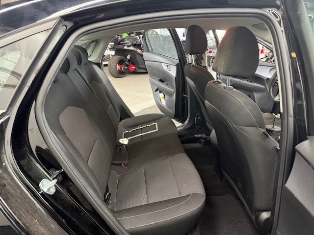 2023 Kia Forte LXS photo 4