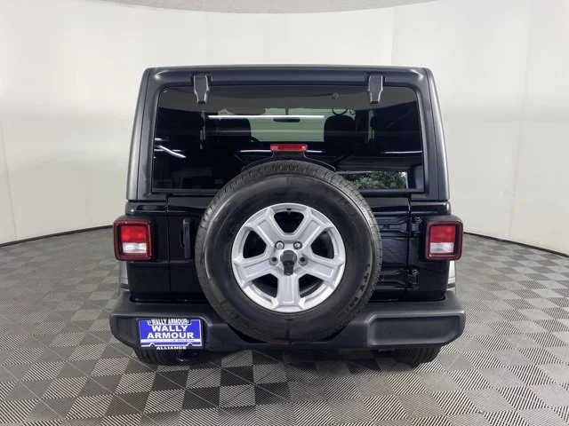 Used 2022 Black Jeep Sport S image 7