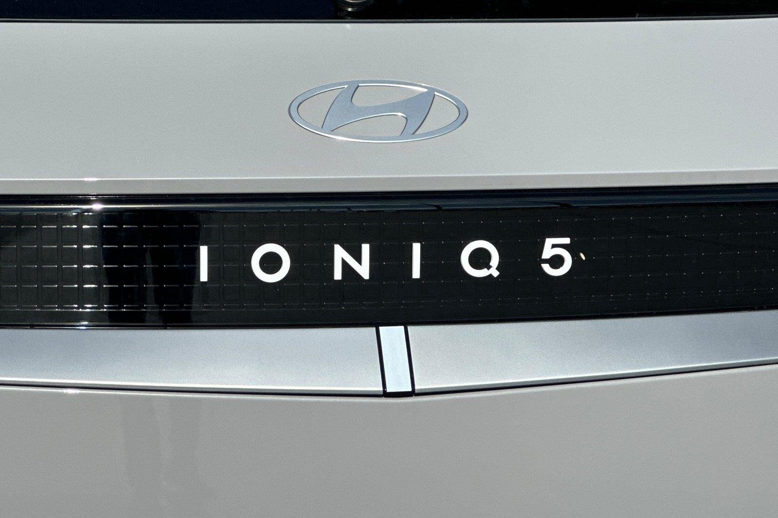 New 2026 Cyber Gray Hyundai SEL image 56