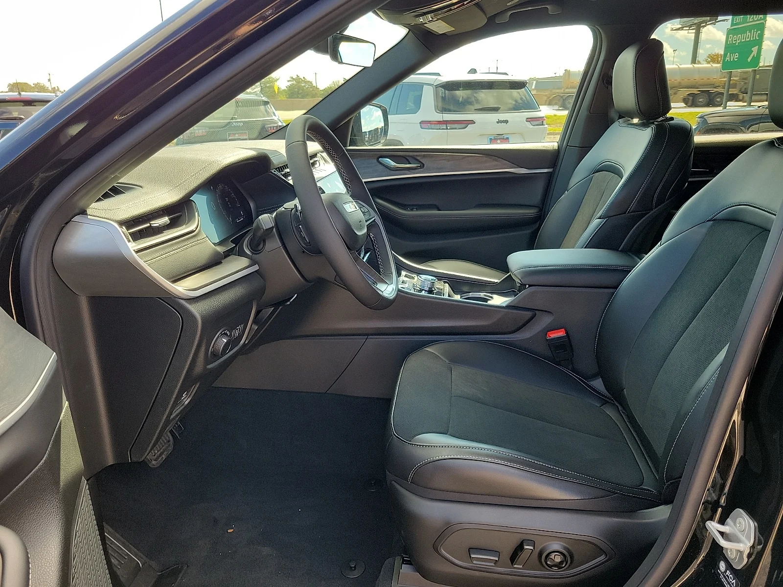 New 2027 High Gloss Black Jeep L LAREDO ALTITUDE 4X4 image 12
