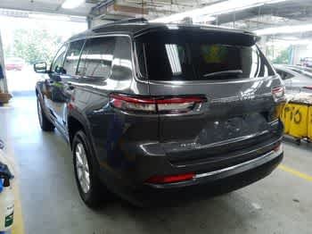 Used 2023 Baltic Gray Metallic Clearcoat Jeep Limited image 3