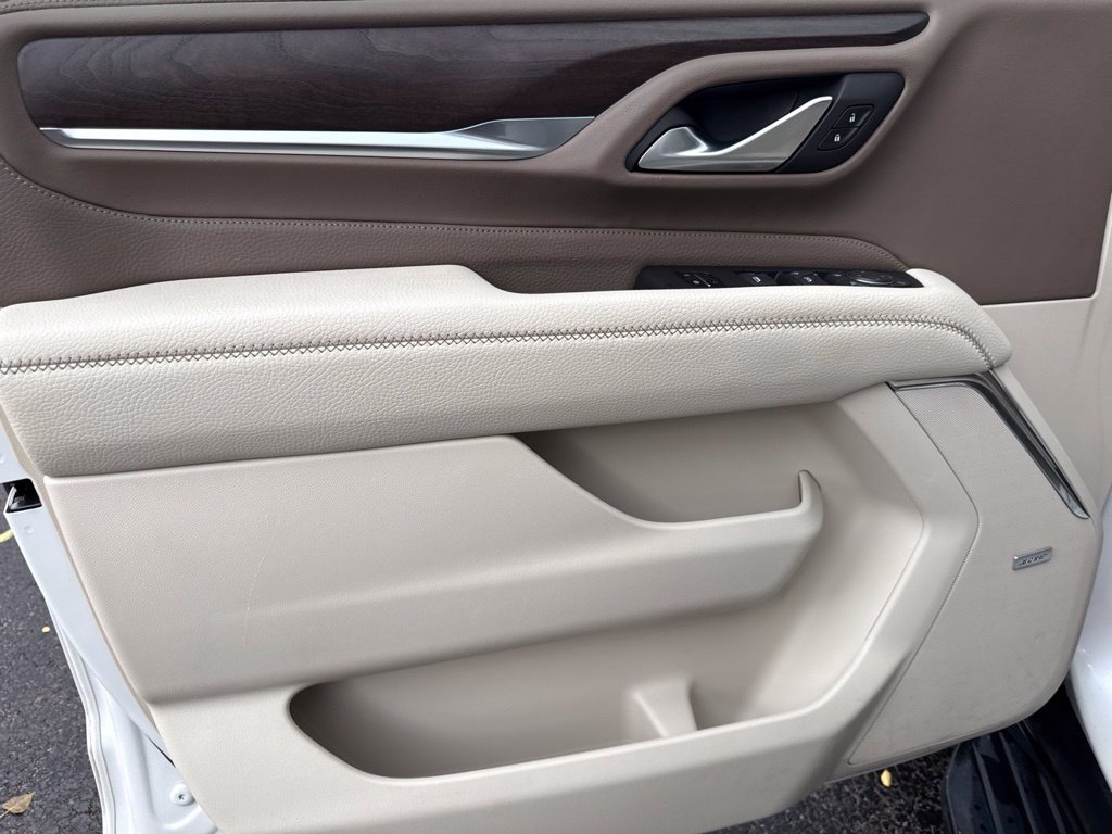 Used 2022 White GMC Denali image 21
