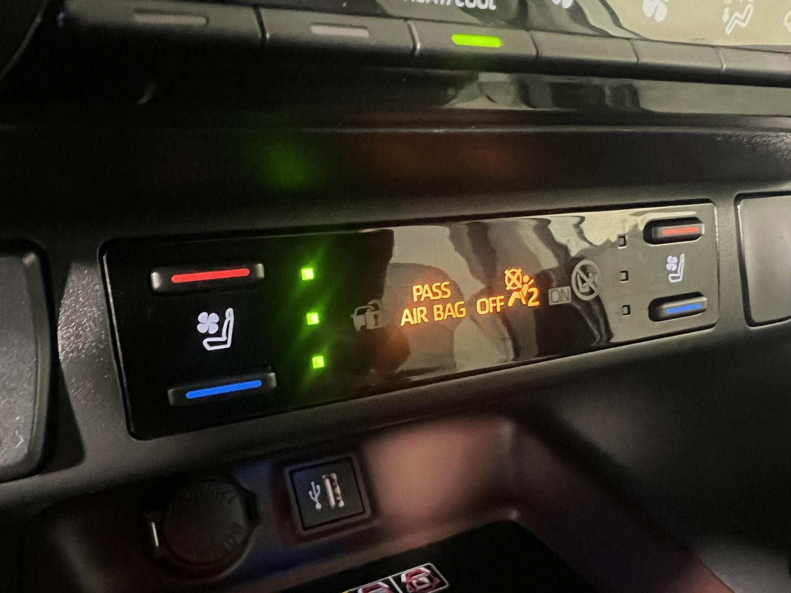 Used 2024 Wind Chill Pearl Toyota Limited image 23