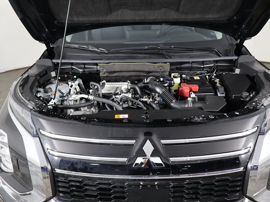 New 2026 Black Mitsubishi SE image 20