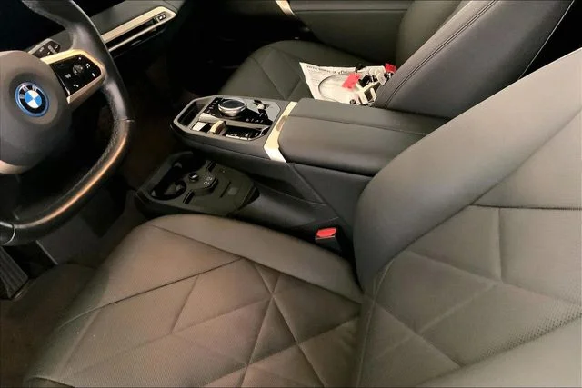 Used 2024 White BMW xDrive50 image 8