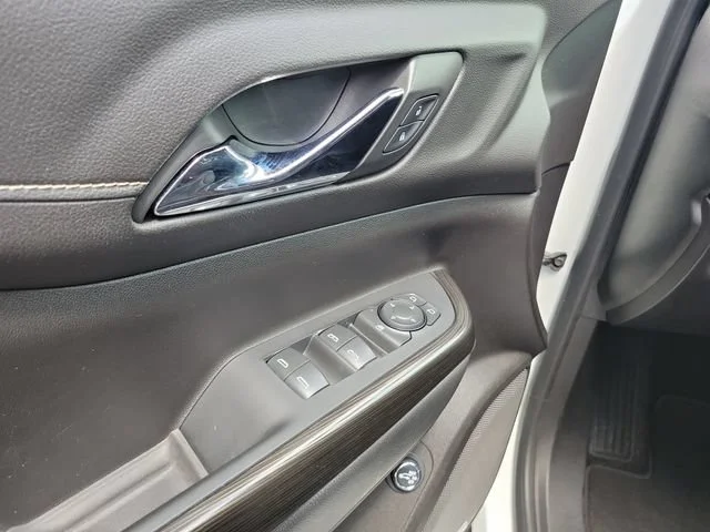 2023 GMC Acadia SLT - Photo 27