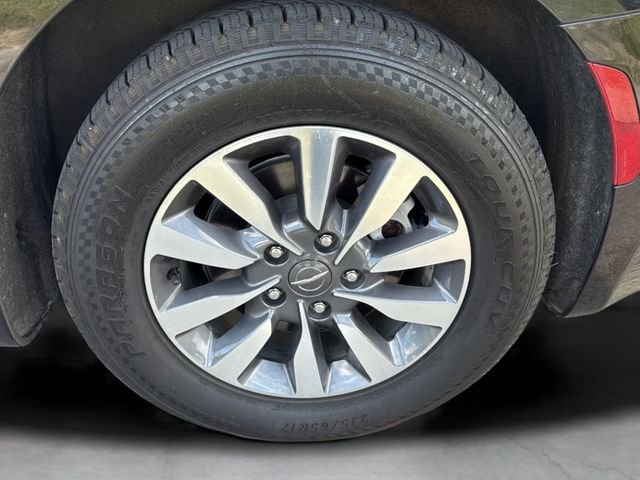 Used 2024 Black Chrysler Select image 17