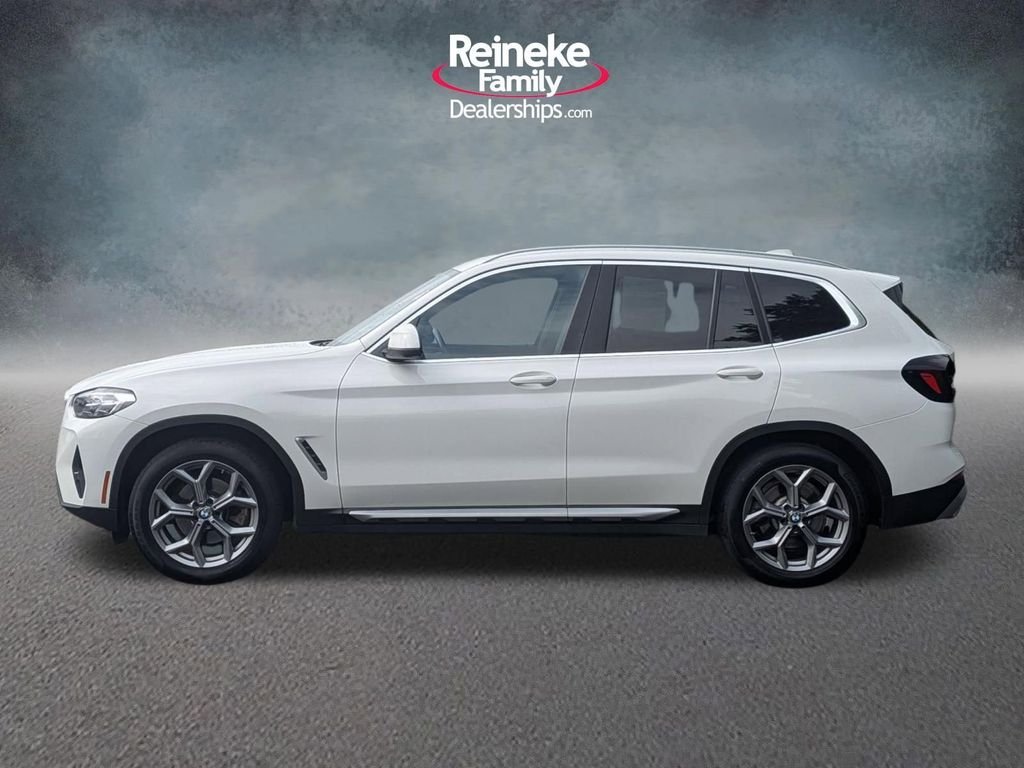 Used 2023  BMW xDrive30i image 9